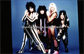 MOTLEY CRUE - FAN CLUB PHOTO