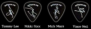MOTLEY CRUE - GUITAR PICKS 2005